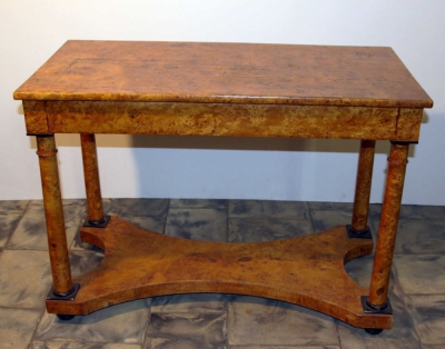 Стол консольный фанерованный шпоном тополя на колоннах в стиле Ампир