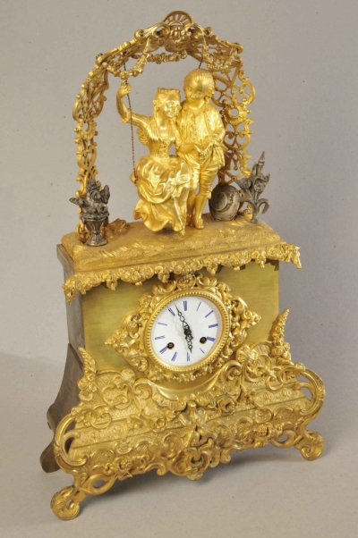 Часы бронзовые каминные «На качелях»