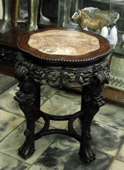 Столик чайный в китайском стиле с мраморной столешницей