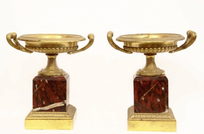 Вазочки парные бронзовые на камне