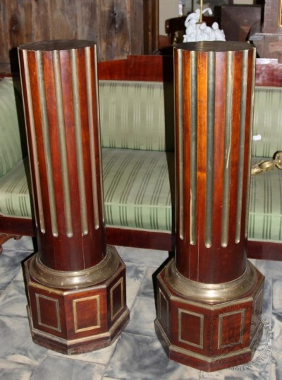Колонны парные красного дерева в стиле Жакоб