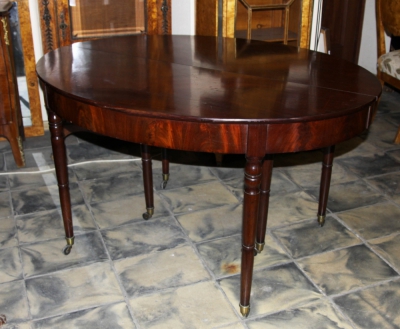 Стол раздвижной овальный красного дерева в стиле классицизм