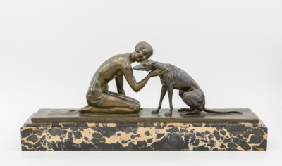 Бронзовая скульптура в стиле Ар-Деко «Девушка с собакой»