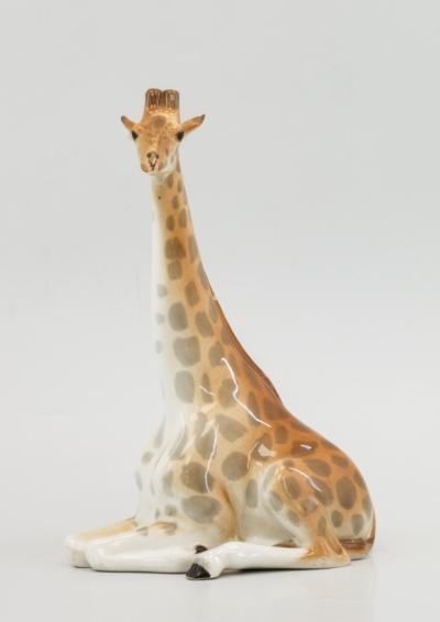 Скульптура «Жираф сидящий»