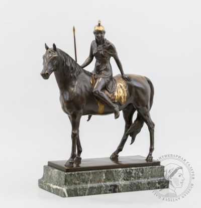 Скульптура «Амазонка»